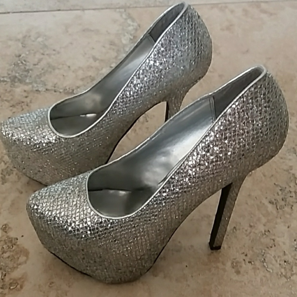 Silver sparkle platform pumps